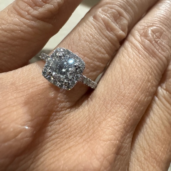 $4700 Gorgeous Natural 1.75CT Diamond 14K Gold Round Cut Halo Ring 6 - Picture 7 of 12